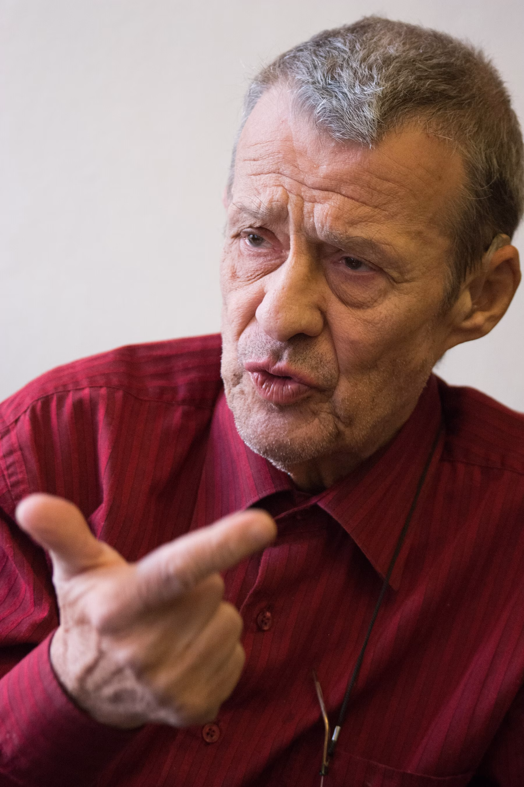 Petr Uhl na portrétní fotografii